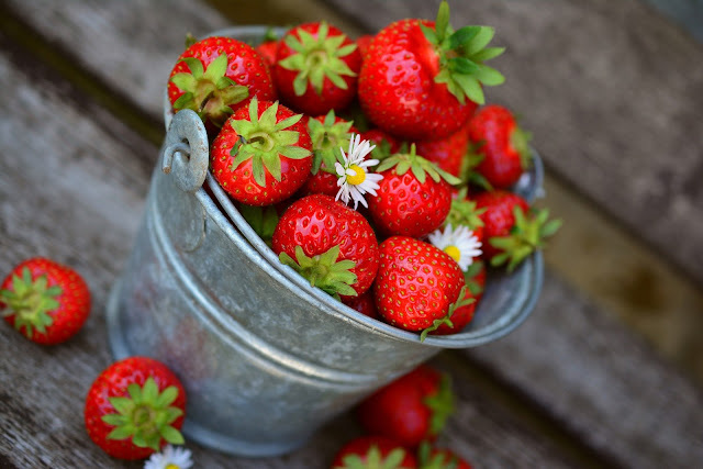 9 Benefits of Strawberry for Health and Beauty