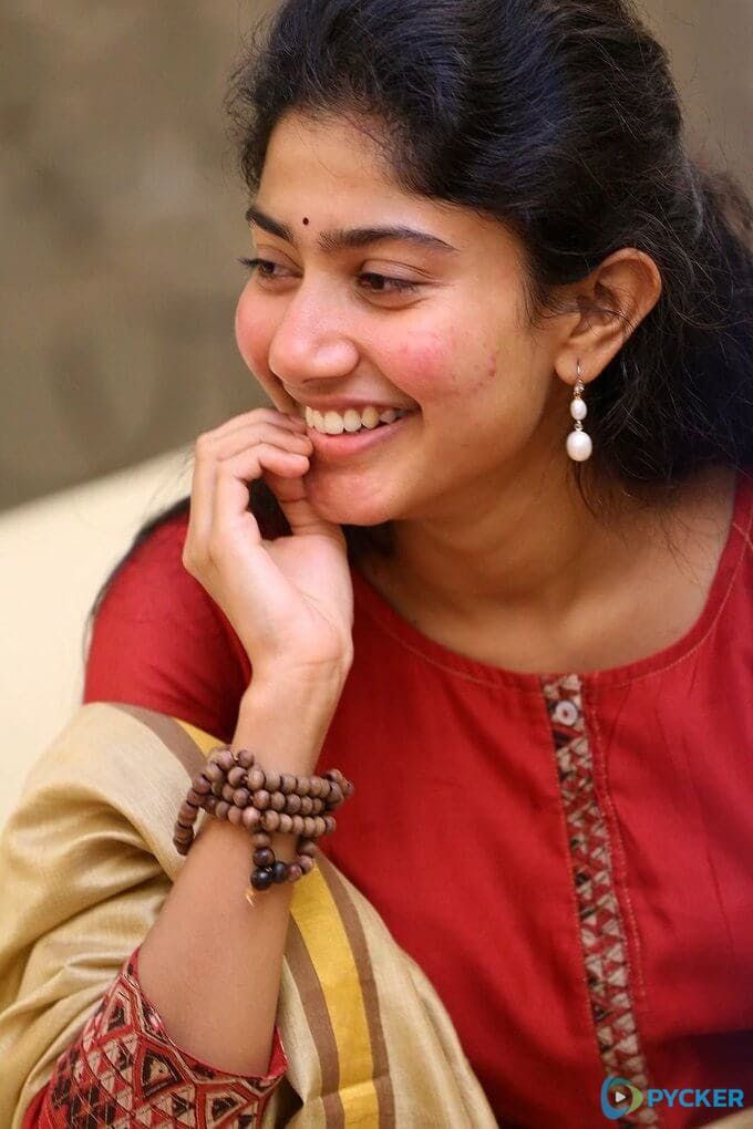 100+ Sai Pallavi Latest Images, HD Pics, Saree Photoshoot Gallery ...