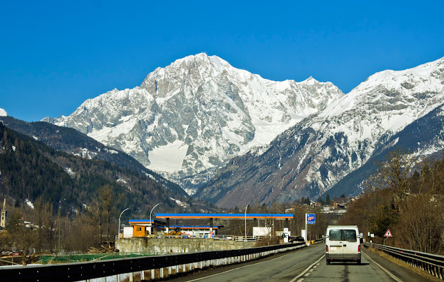 REFUGIUL TORINO MONT BLANC ALPI ITALIA