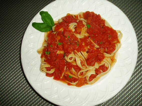 Meatless Mediterranean: Chunky Tomato-Basil Sauce