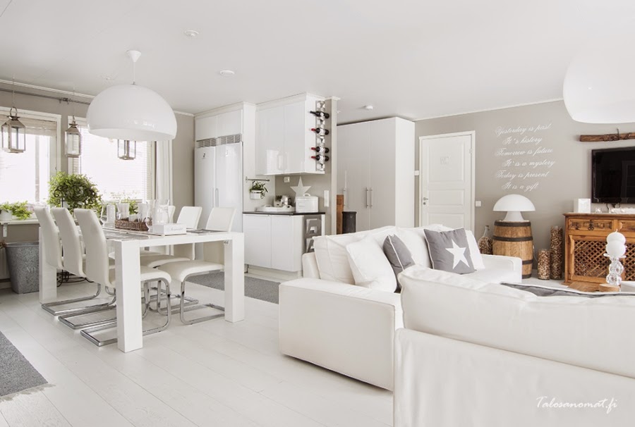 wn?trza, wystrój wn?trz, home decor, dom mieszkanie, urz?dzanie, dekoracje, gwiazda, gwiazdki, motyw, star, szaro?ci, biel, bia?e wn?trza, kuchnia, jadalnia, stó?, salon, otwarta przestrze?