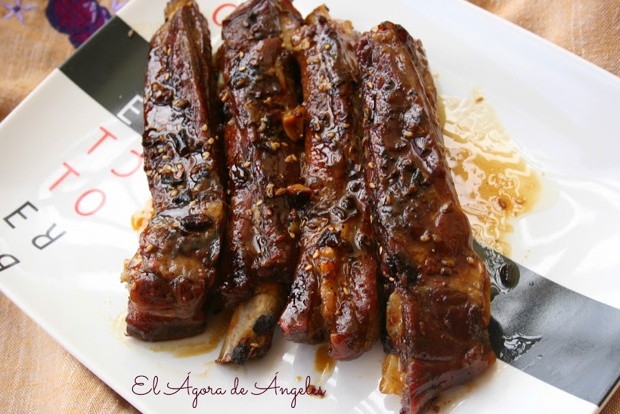 Costillas asadas,especias, miel