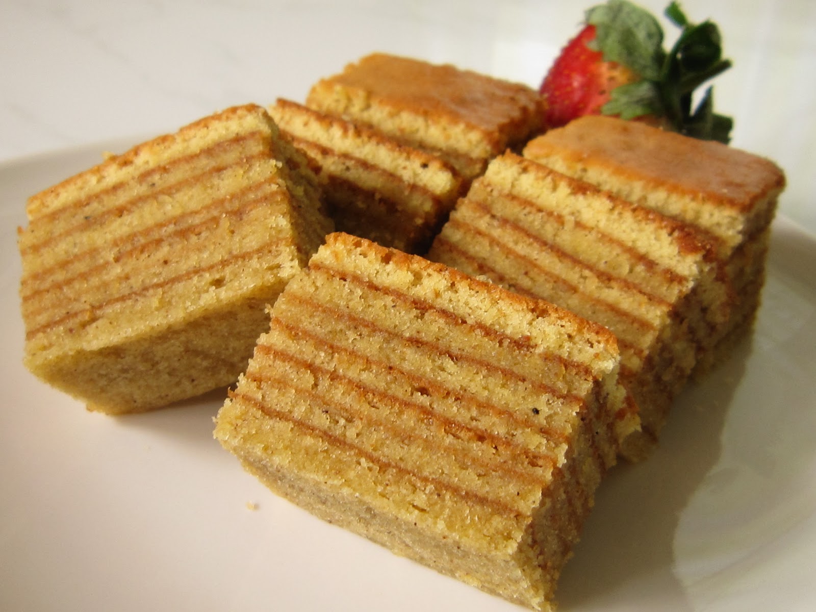 Journal Ibu Hanif: Lapis legit ekonomis: lembab, lembut, enak, tanpa