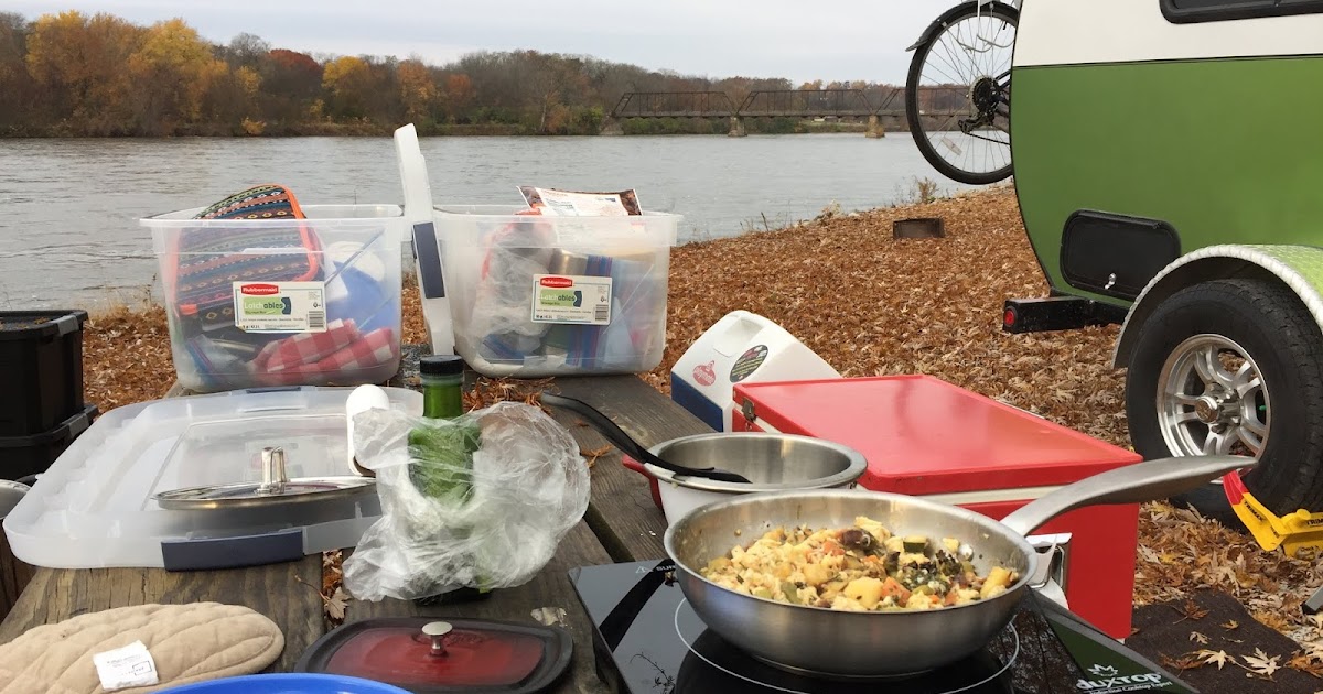 Review of the Duxtop portable induction cooktop review for campers -  StressLess Camping