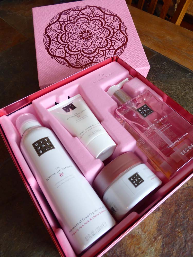 Buy RITUALS The Ritual of Sakura Gift Set Medium, Renewing Treat