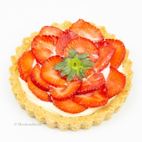 Summer Pie with Strawberries and White Chocolate