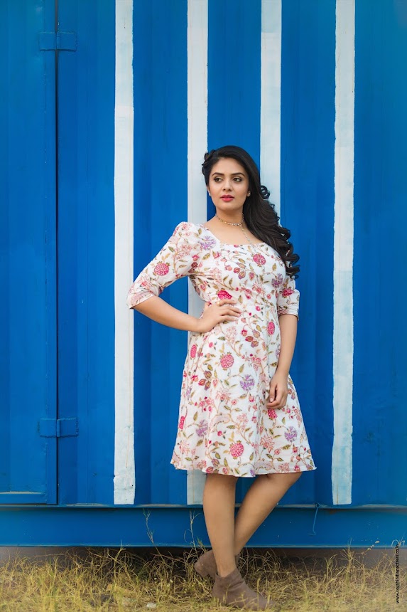 SreeMukhi in floral outfit by Kirthana Sunil