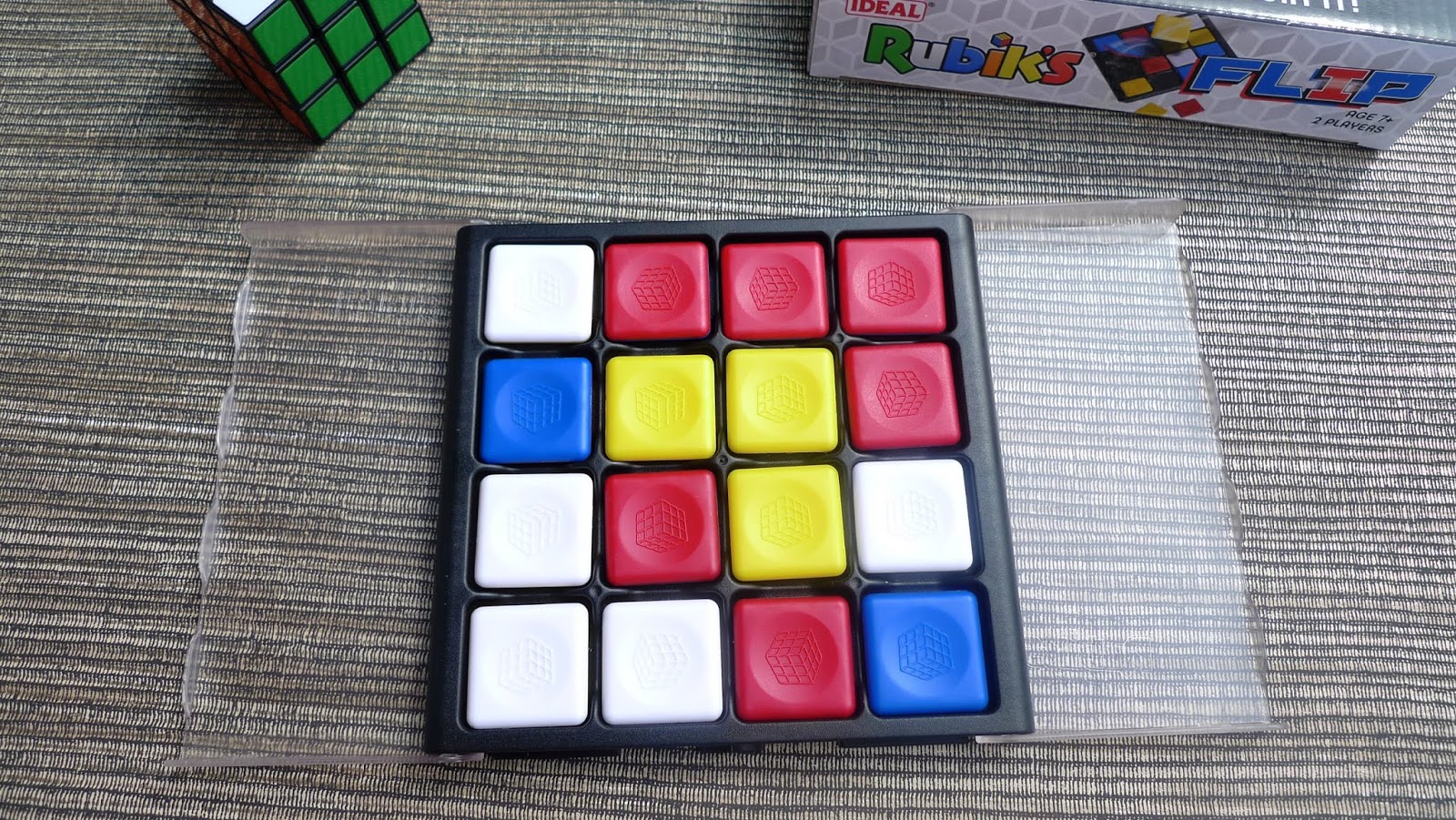 How to play Rubik’s Flip and Rubik’s Battle (REVIEW)