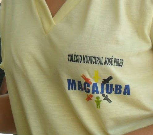 Secretaria de Educação de Macajuba entregará as novas fardas escolares aos alunos na quarta-feira (06)