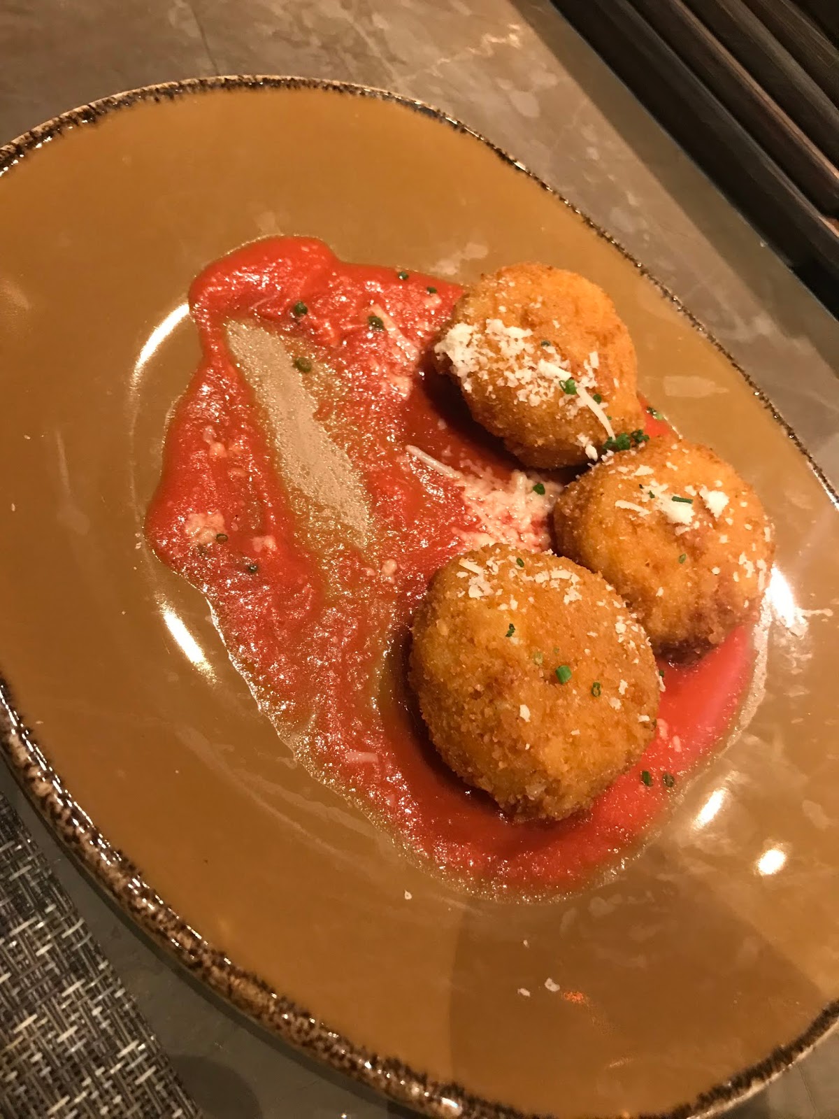 Wine Bar Open in Disney Springs