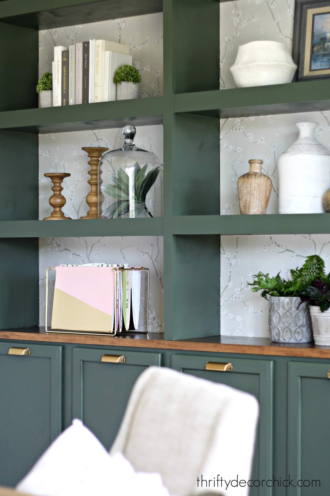 Details 83+ wallpaper back of bookcase latest