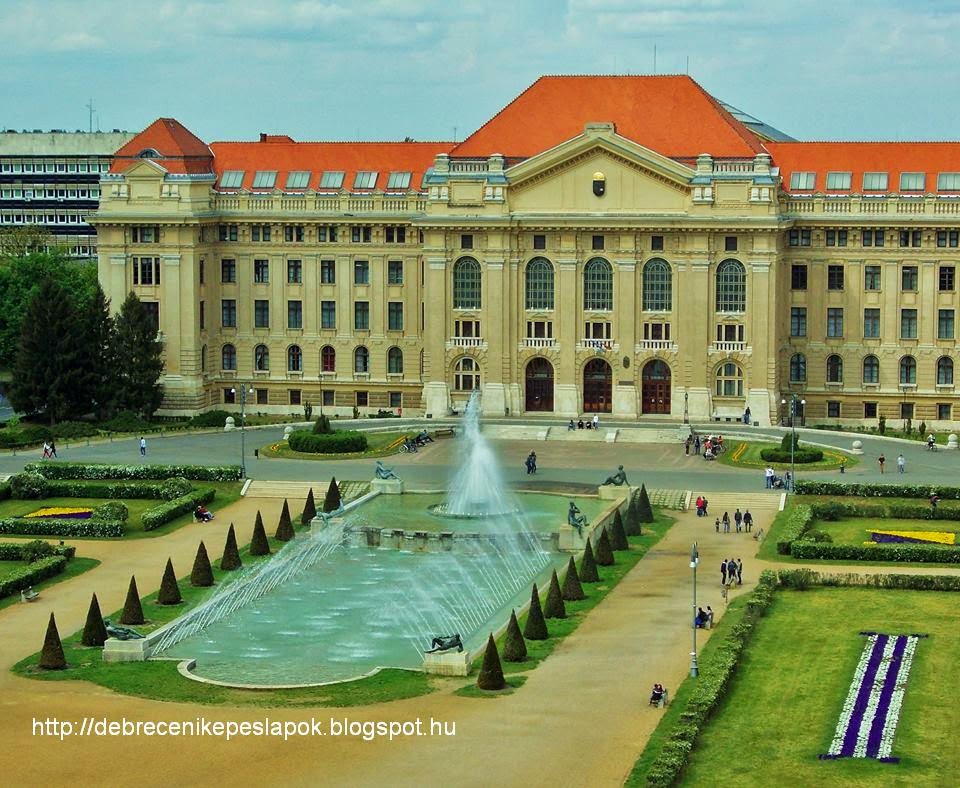 Debreceni Kepeslapok Orok Szepsegunk Az Egyetem Ter
