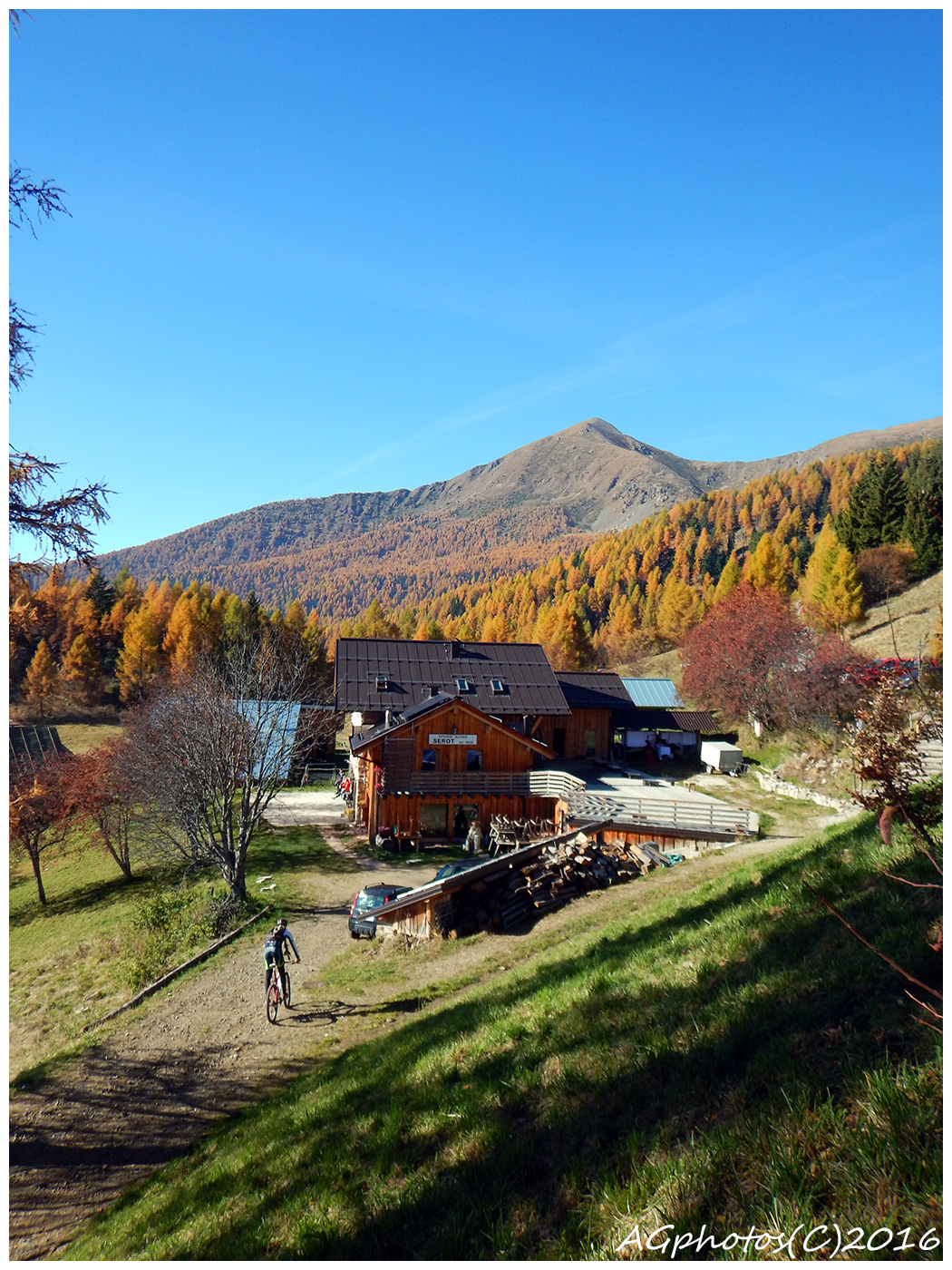 Mai Zeder Dal Compet al rifugio Serot