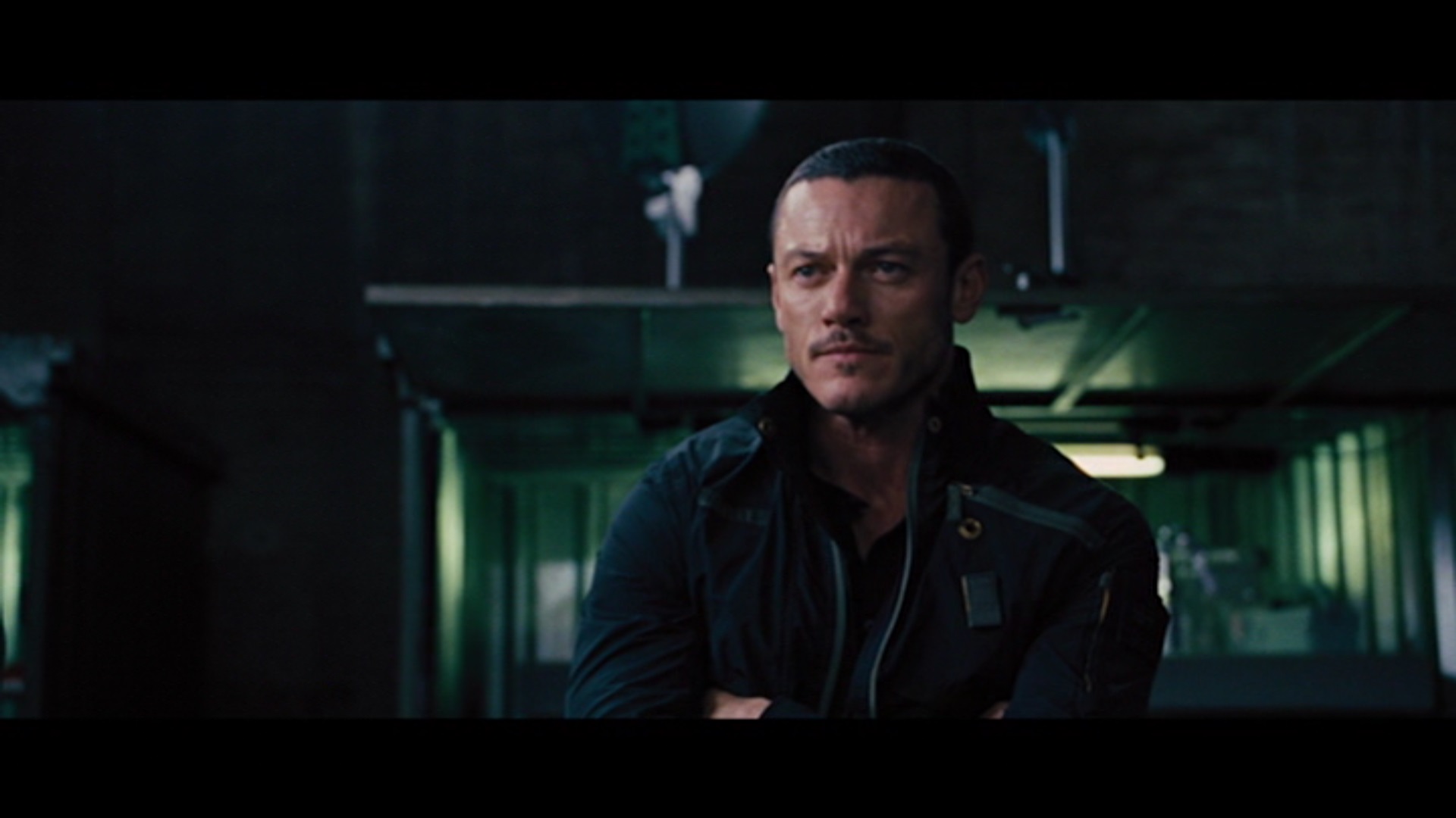 Полностью шоу форсаж. Форсаж 6 оуэн шоу. Luke hobbs форсаж. Люк эванс форсаж 6. Декарт шоу форсаж.