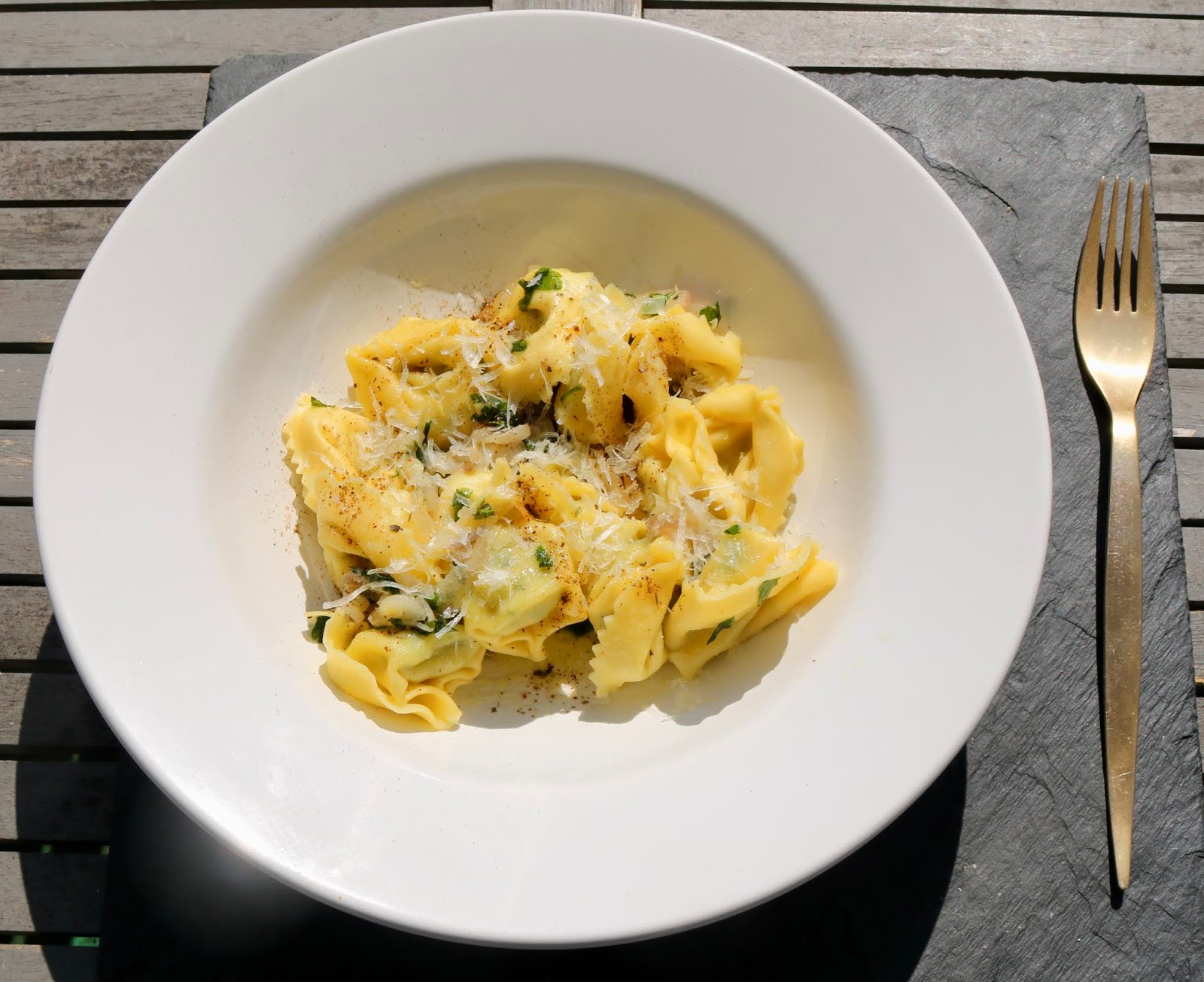 Tortelloni in Schalotten Knoblauch Butter