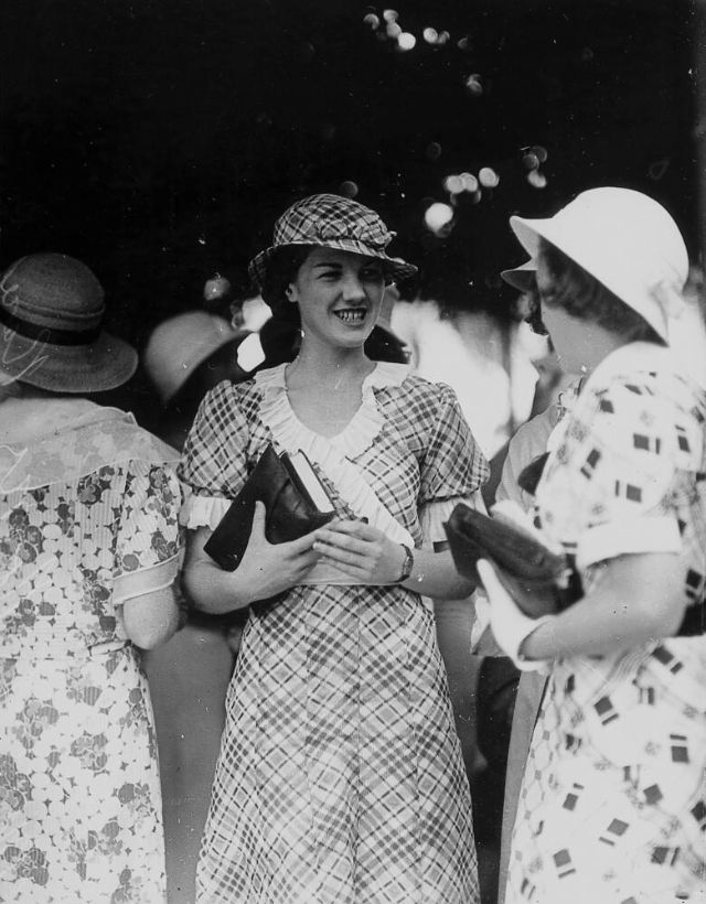 35 Fabulous Photos Show Fashion Styles of Queensland in the 1930s