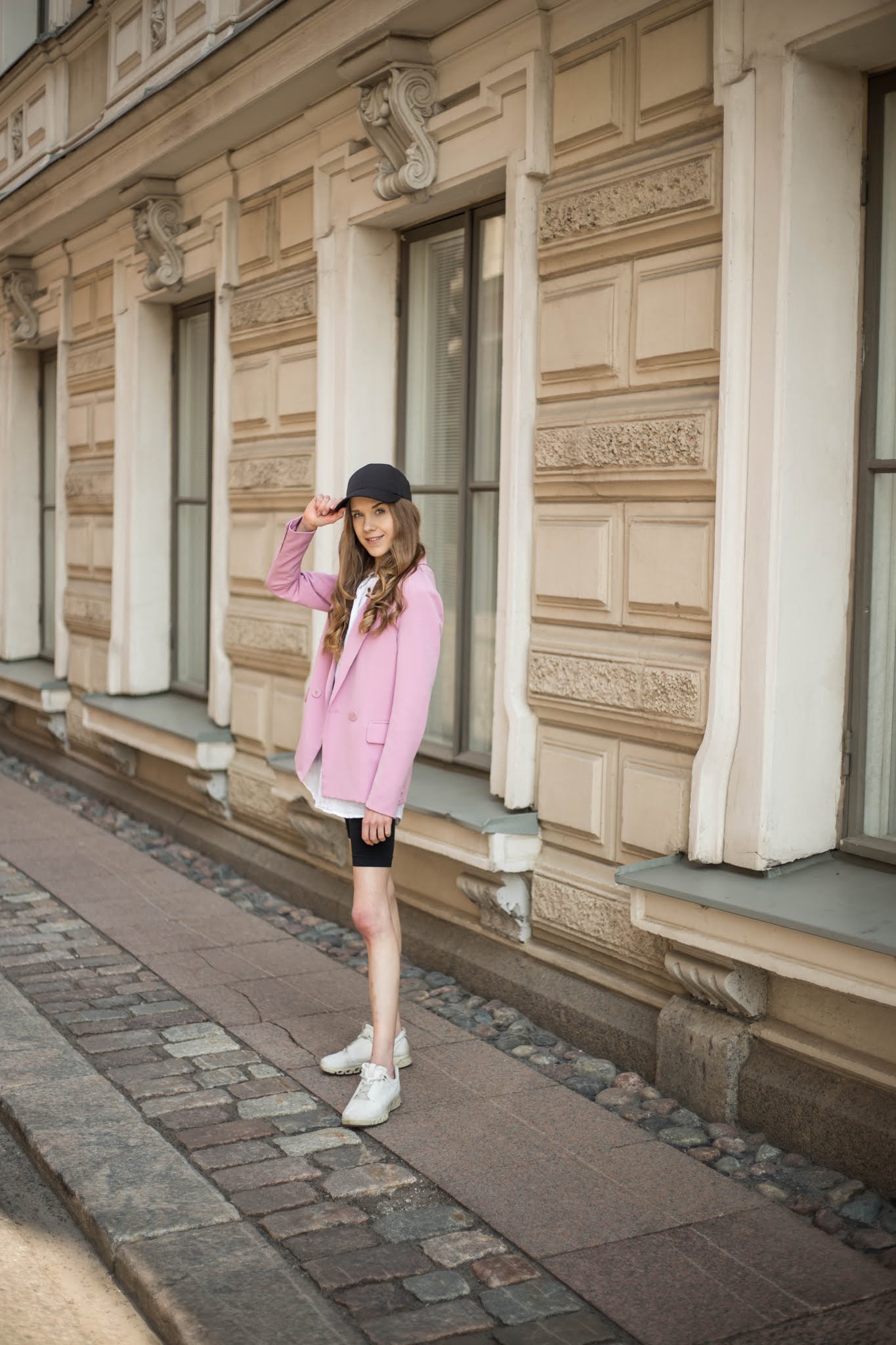 Sporttinen asu ja vaaleanpunainen bleiseri // Sporty outfit and pink blazer
