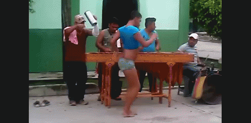 Трясет пьяного. Дед бежит. Gif про пьянство. Дед бежит. Трясет пьяного.