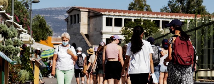 Κορονοϊός: Εφιαλτικά σενάρια για τον Αύγουστο με έως 20.000 κρούσματα την ημέρα