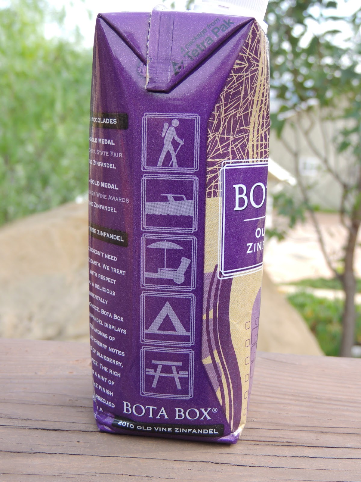 A MiddleClass Mama's Wine Review Week 2 Bota Box Old Vine Zinfandel