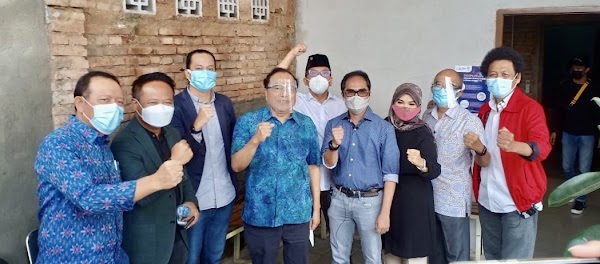 Pajang Foto Bareng 8 Caketum IA ITB, Rizal Ramli: Muda-muda, Cerdas-cerdas