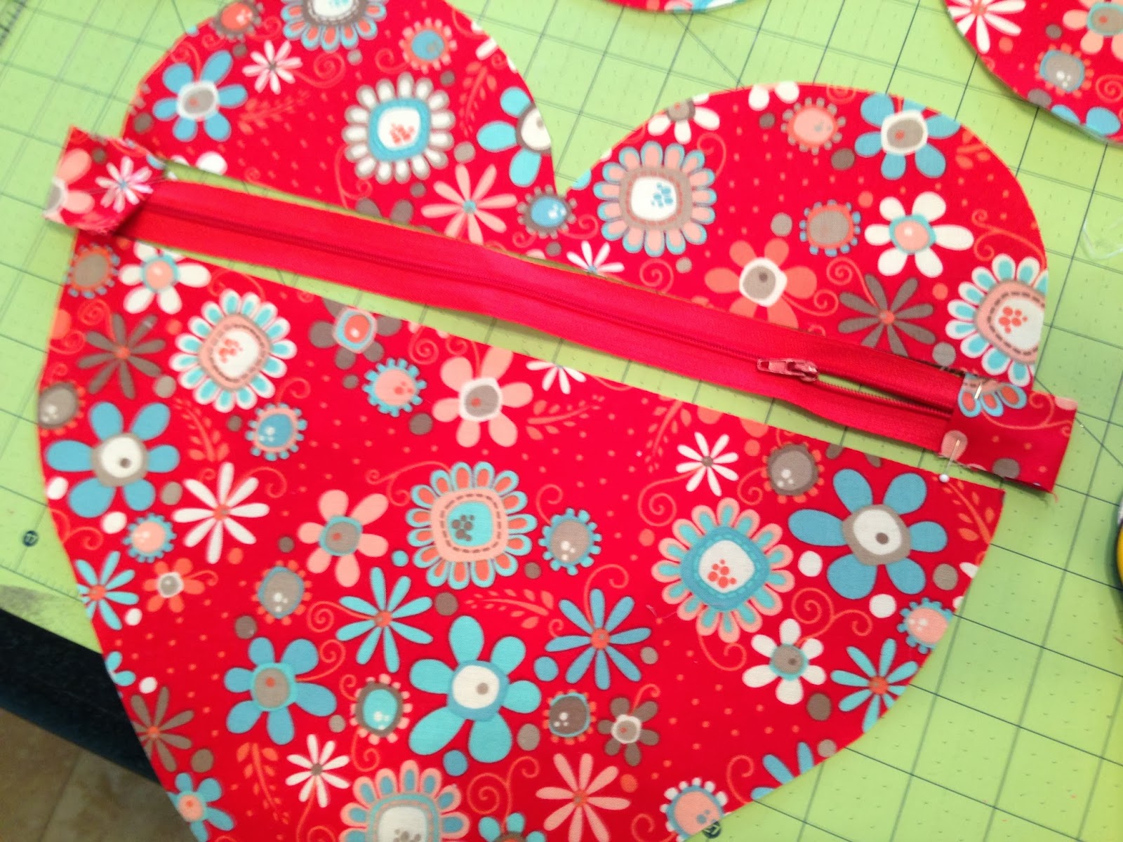 Ginger Snap Crafts: Family Love Valentine Pillow Tutorial from Jedi