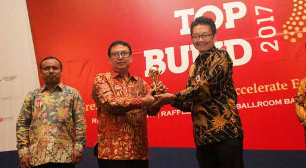 Lagi, Kota Bandung Raih Penghargaan Top BUMD 2017