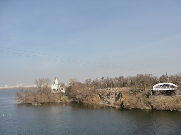 Днепр. Монастырский остров