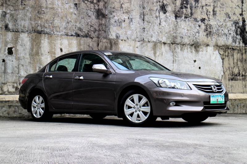 Review: 2013 Honda Accord S-V 3.5 V6 | CarGuide.PH | Philippine Car