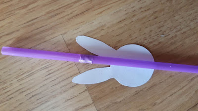 Bunny decorated straws for Easter - with free printable Bunny decorated straws for Easter - with free printable