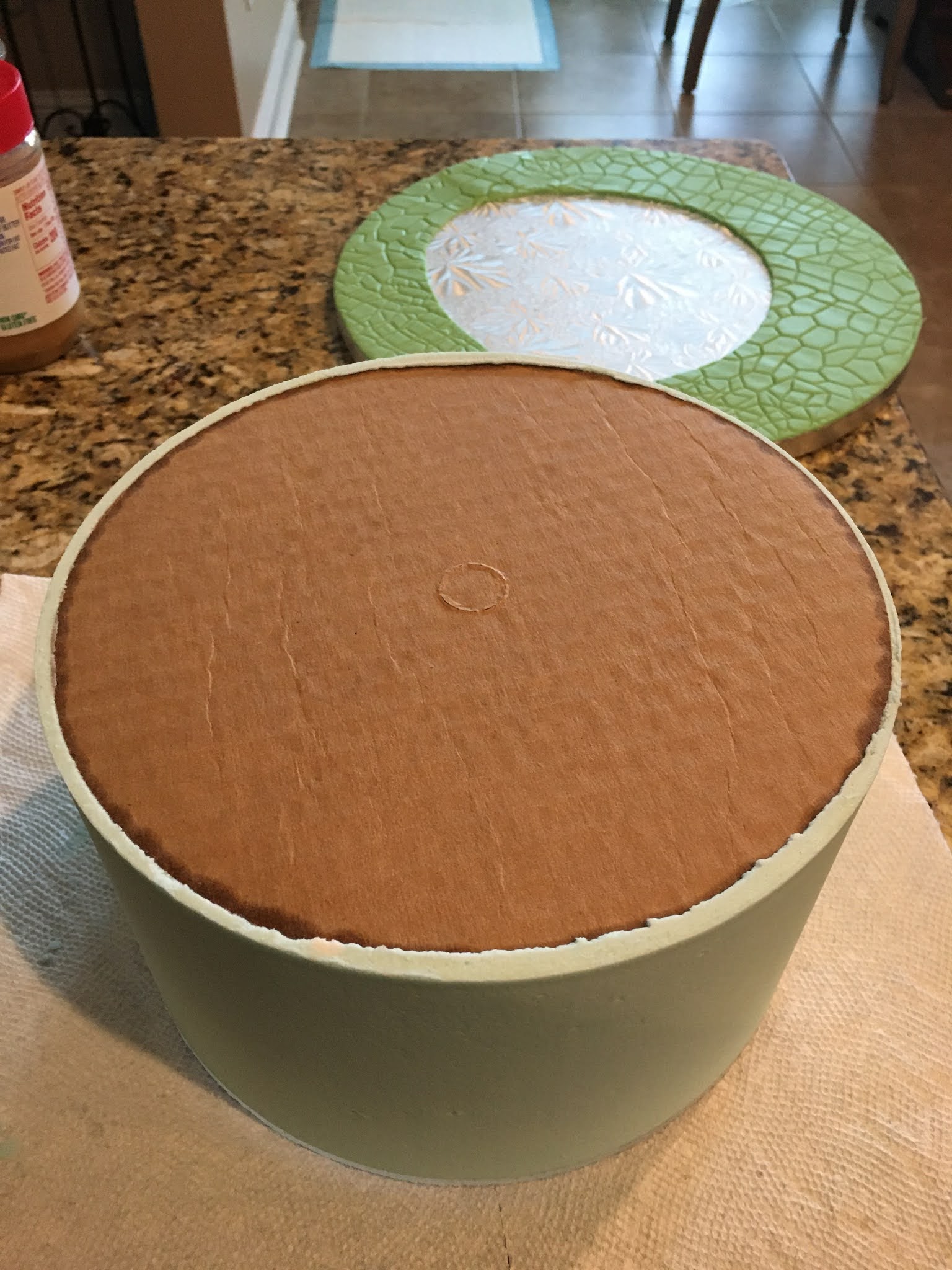 How to use and Acrylic Cake Disc for Smooth Frosting and Sharp