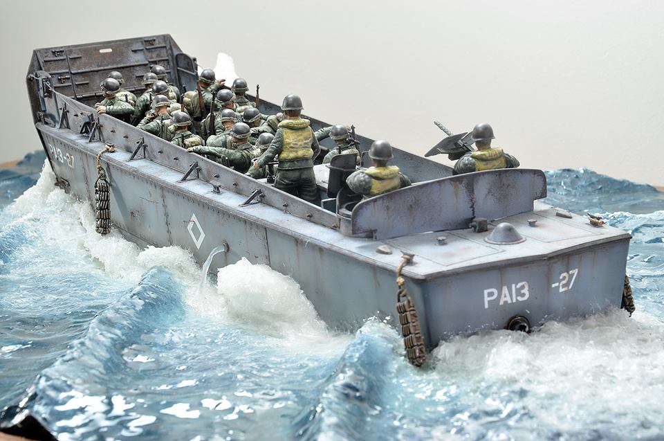 A.C.M.E. Cuyo LCVP with US INFANTRY 1/35 Italeri Kit Review