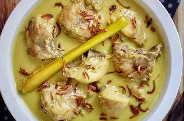 resep-opor-ayam-bumbu-kuning-bawang