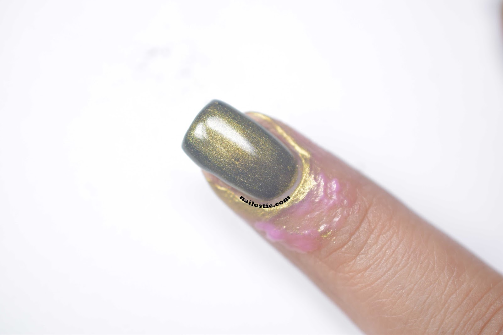 How to apply Cat Eye Nail Powder Nailostic