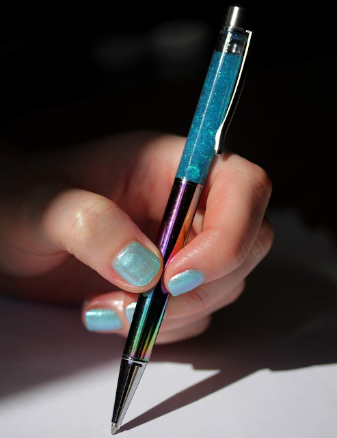 Girly Bits You Look Marble'ous Glitter Globe Pen PPU