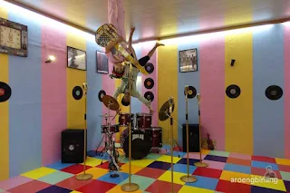 upside down world alam sutera