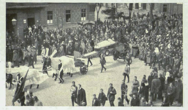 Odessa: Ceremonial funeral procession of a pilot who died of hit wounds, combined with general revolutionary demonstrations