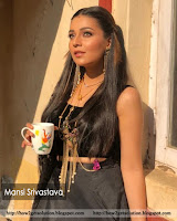 divya drishti serial actress mansi srivastava hot photo, this beautiful image of mansi srivastava will make you crazy by her style and holding a cup of coffee.