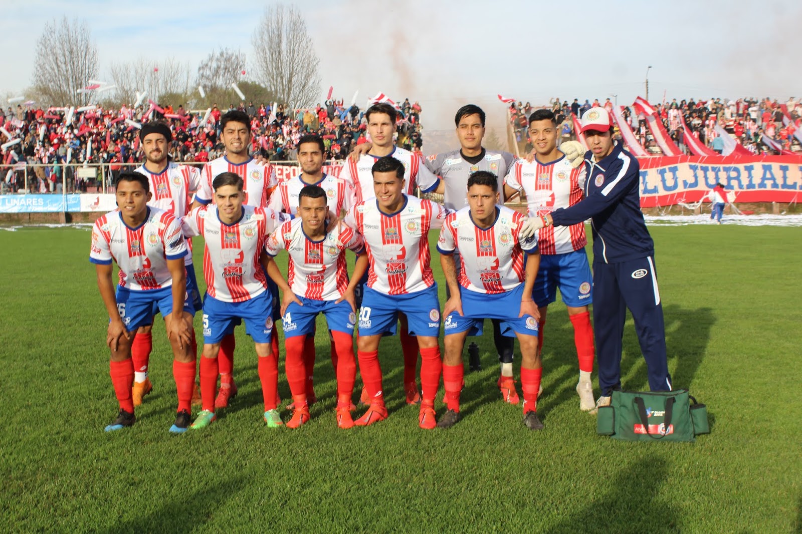 Deportes Linares sigue puntero e invicto de la Tercera A Canal 2 Linares