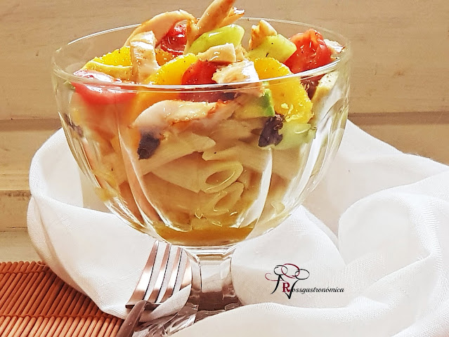 Ensalada de pasta y frutas