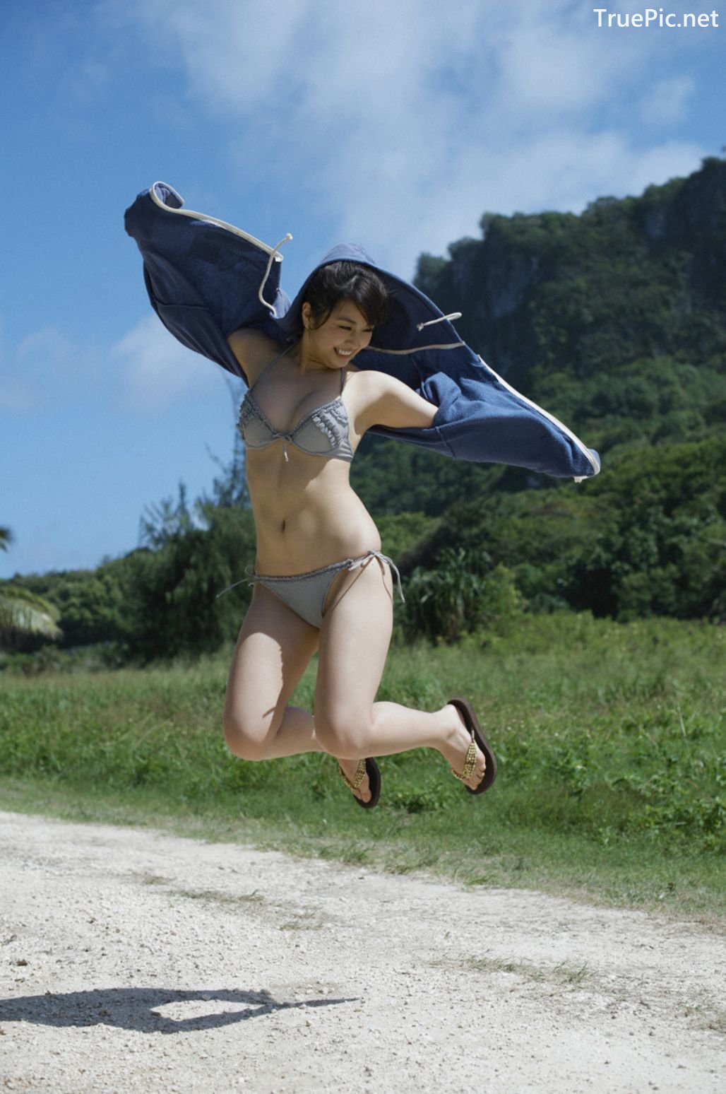 Image-Japanese-Actress-And-Model-Yurina-Yanagi-Blue-Sea-And-Hot-Bikini-Girl-TruePic.net- Picture-16