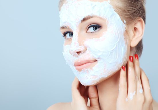 خطوات العناية بالبشرة المختلطة