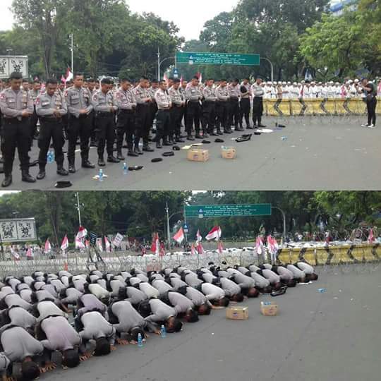 Rangkuman Foto dan Video dalam Aksi Bela Islam Jilid III Rangkuman Foto dan Video dalam Aksi Bela Islam Jilid III