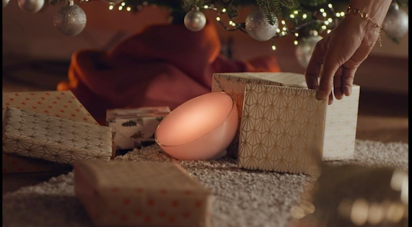 TENHA UM NATAL CHEIO DE LUZ COM PHILIPS HUE TENHA UM NATAL CHEIO DE LUZ COM PHILIPS HUE