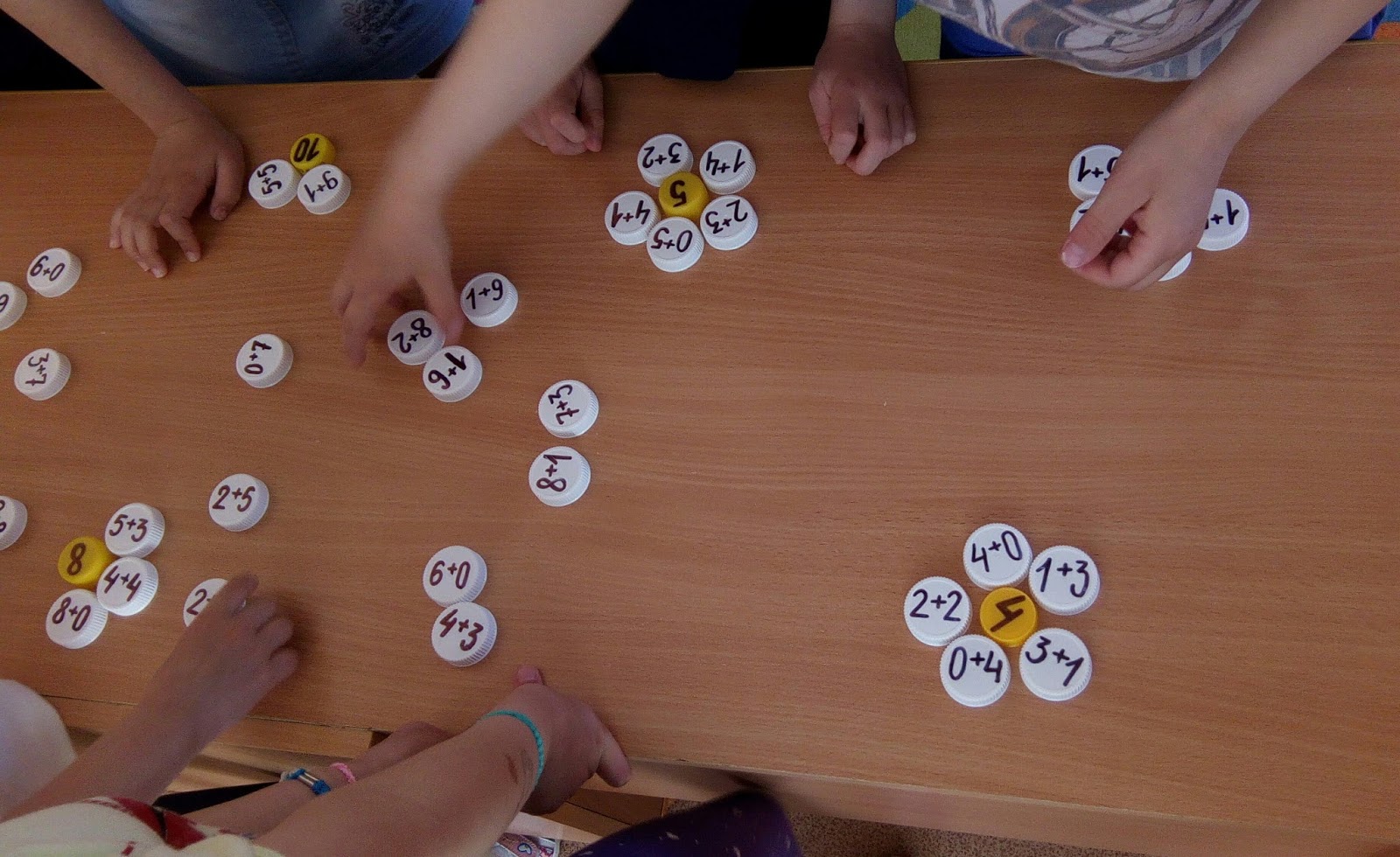Математические игры есть. Интересные игры для детей. Развивающие игры своими руками. ИГВА своими руками для детей. Интеллектуальные игры для детей.