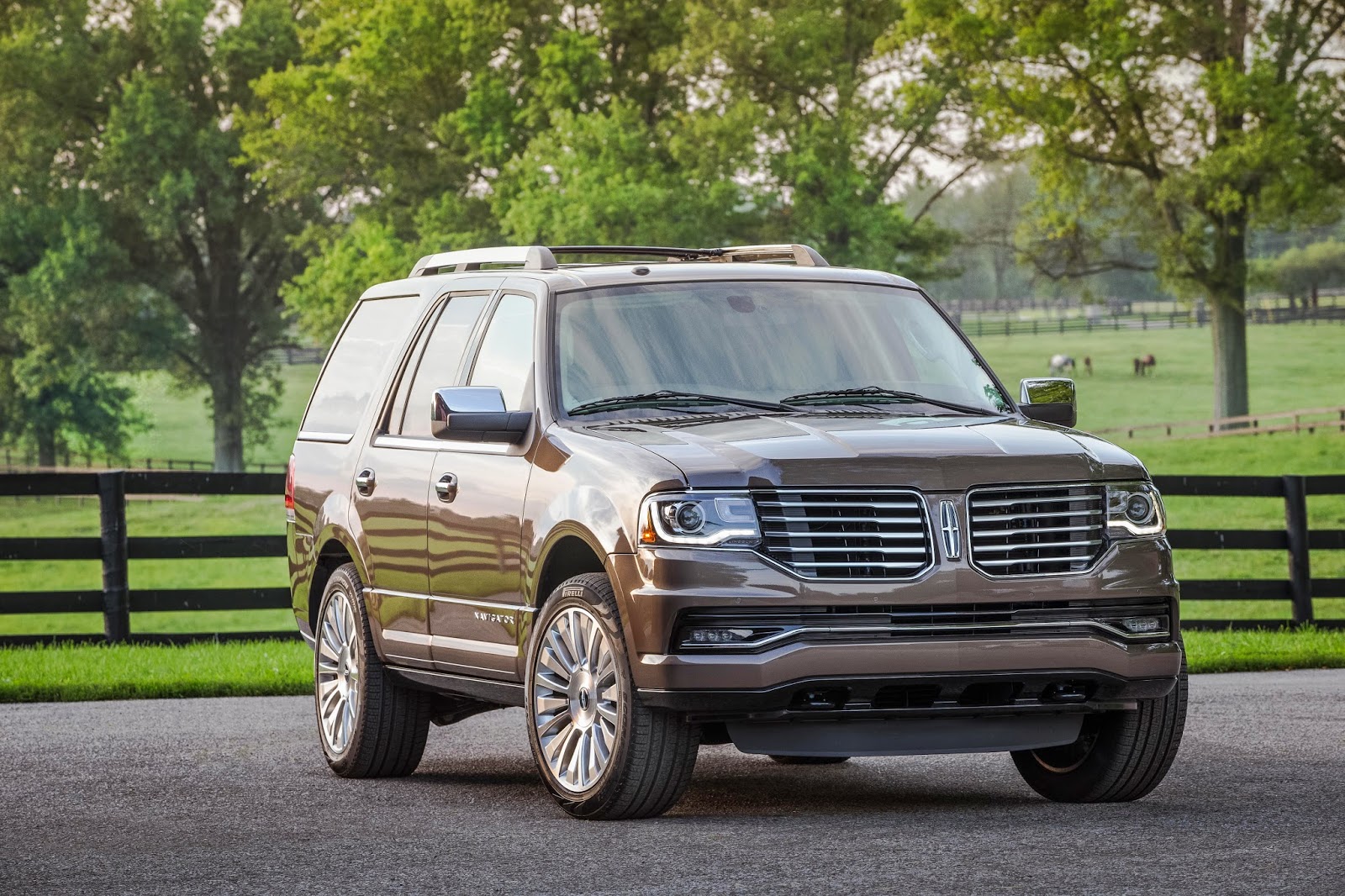 2015 Lincoln Navigator AutomotiveSTYLE
