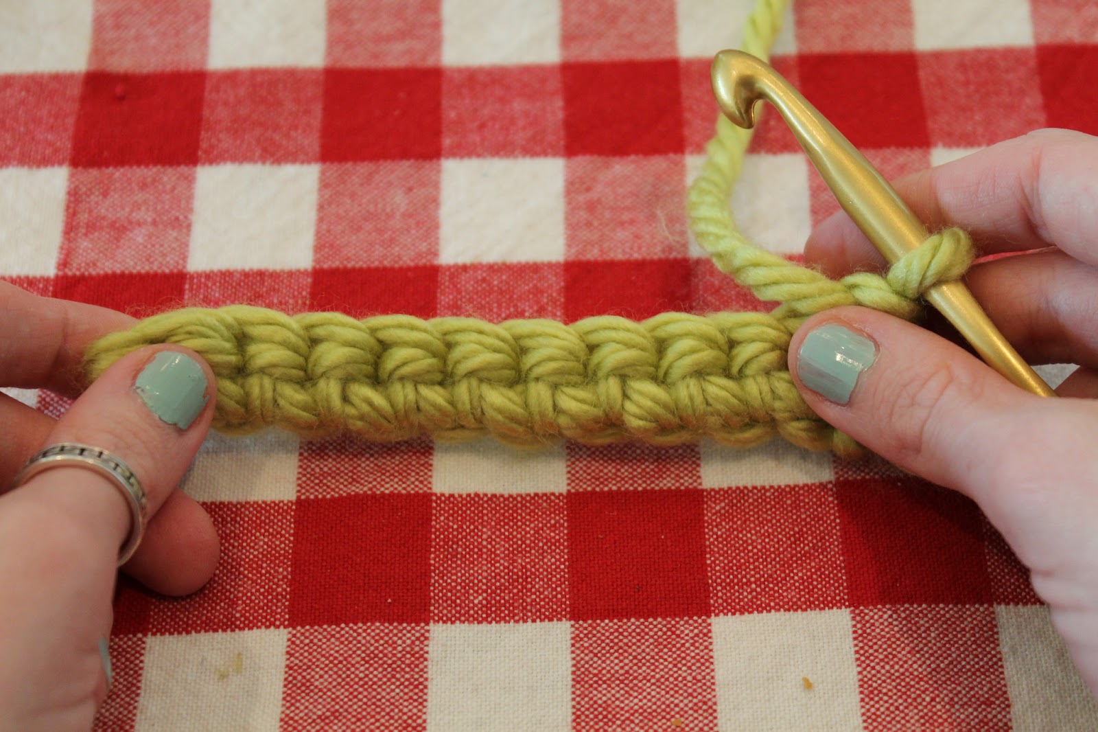 Sans Limites Crochet Loop Stitch Tutorial