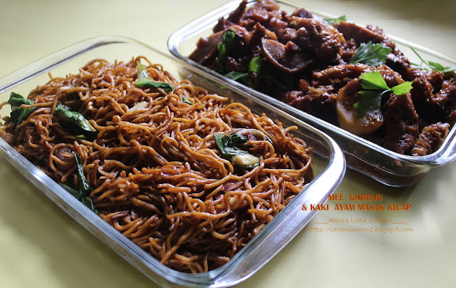 Mee Goreng & Kaki Ayam Masak Kicap