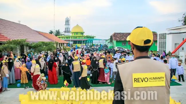 REVO Humanity Santuni 150 Yatim Dalam Gelaran Lebaran Yatim REVO Humanity Santuni 150 Yatim Dalam Gelaran Lebaran Yatim