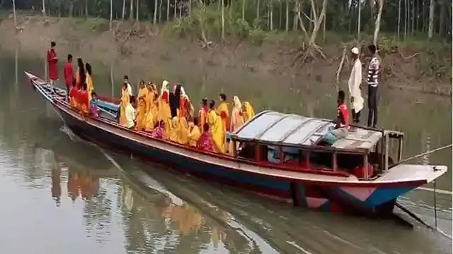 বিয়ের নৌকা ডুবে গাইবান্ধায় বরের নানীর মৃত্যু